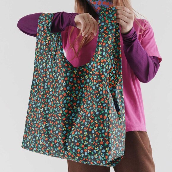 NWT Standard Baggu - Black Calico Floral - Picture 2 of 5